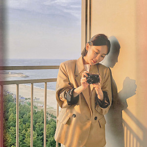 Listen to 좋은 이별이 어디 있나요 (There is no good farewell) song with lyrics from 심가을