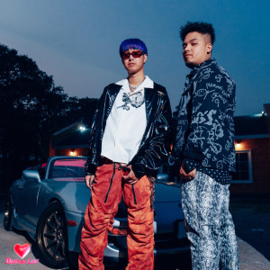 ดาวน์โหลดและฟังเพลง เก็บมันไว้ก่อน พร้อมเนื้อเพลงจาก Ben Bizzy