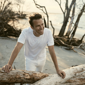 ดาวน์โหลดและฟังเพลง Too Soon พร้อมเนื้อเพลงจาก Todd Carey