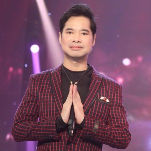 ดาวน์โหลดและฟังเพลง Hallo พร้อมเนื้อเพลงจาก Ngọc Sơn