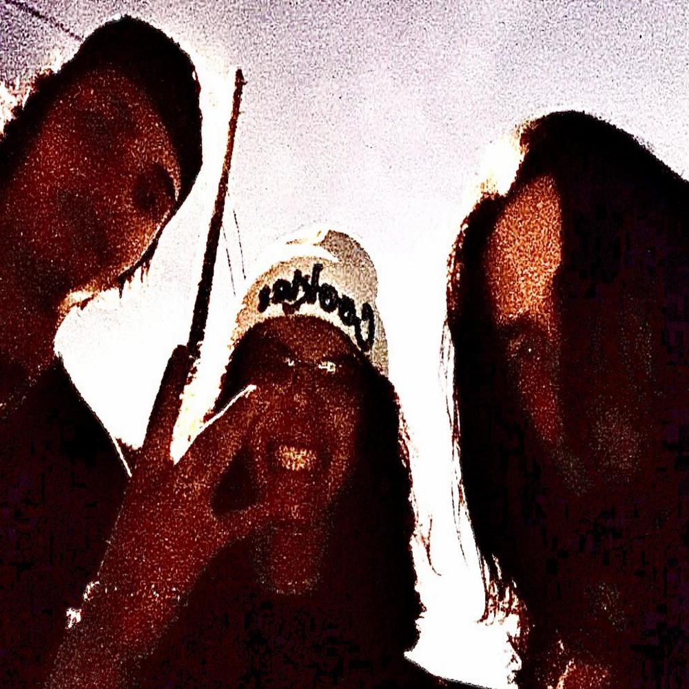3 Amigos (feat. MasterKush420 & No Name) (Explicit)