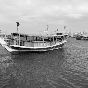 Dengarkan lagu What Makes a Man nyanyian The July Project dengan lirik