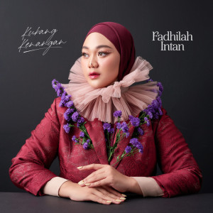 收聽Fadhilah Intan的Kubang Kenangan歌詞歌曲