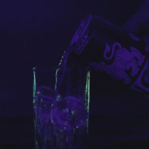 Dengarkan lagu เมารัก nyanyian EKALUK dengan lirik