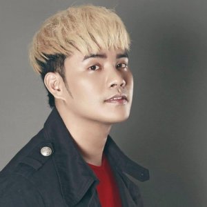 收聽A Tuân的Lời Nguyện Cầu Dưới Trăng (Remix)歌詞歌曲
