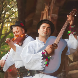Album Câte Căsi-S Pă Iza from 
