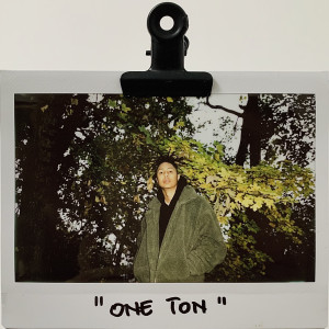 ดาวน์โหลดและฟังเพลง One Ton (Explicit) พร้อมเนื้อเพลงจาก Bmike