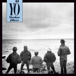 收聽Yö的Tuhat Kilometriä Luotasi歌詞歌曲