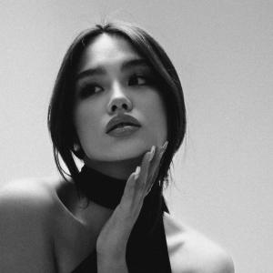 Listen to armanqus song with lyrics from Indi Edilbayeva