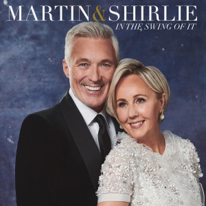ดาวน์โหลดและฟังเพลง Fly Me to the Moon พร้อมเนื้อเพลงจาก Martin and Shirlie