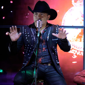 收聽Jorge Rubiano的Casi Siempre Estoy Pensando en Ti歌詞歌曲