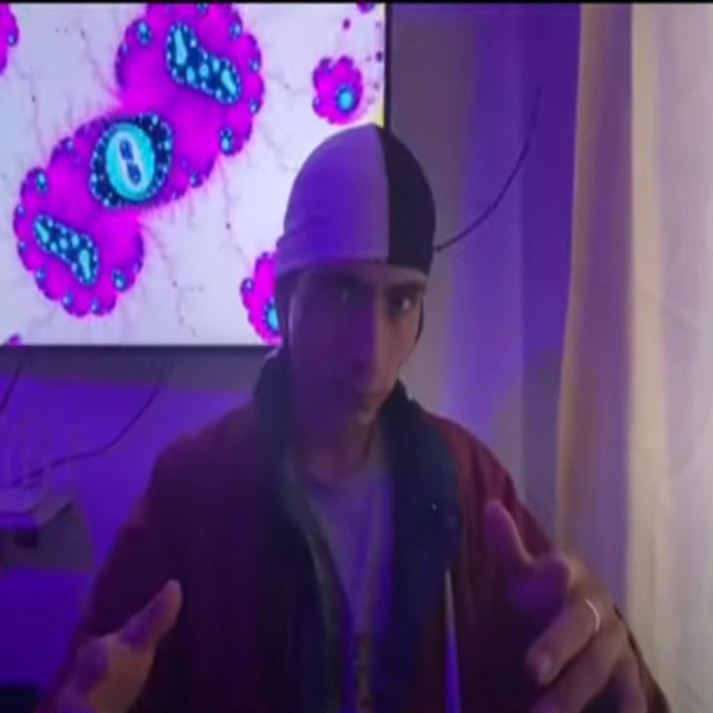 2 DE LA MADRUGADA (feat. JAMPI) (Explicit)