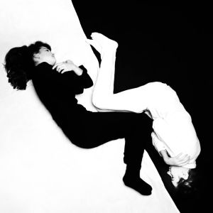 ดาวน์โหลดและฟังเพลง Черно-белые พร้อมเนื้อเพลงจาก Сергей Романов