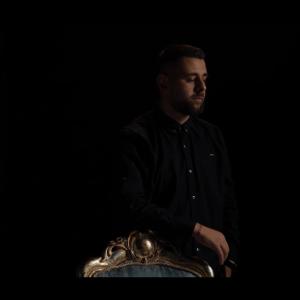 收听Florian Dragusha的Flaka po m'del歌词歌曲