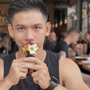 收聽Dai Nhan的Đợi歌詞歌曲