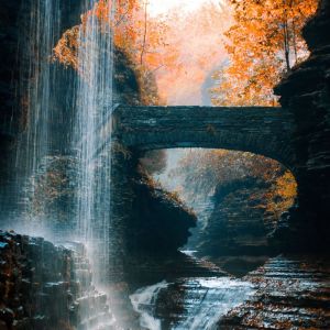 Dengarkan Glory lagu dari Relaxing Music Therapy dengan lirik