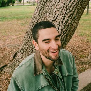 ดาวน์โหลดและฟังเพลง Garment Bag พร้อมเนื้อเพลงจาก Adam Melchor