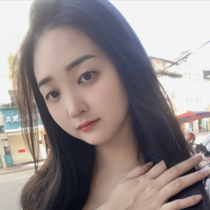 Listen to 街角恋人 (cover: 张乙) (完整版) song with lyrics from 叶娅訫