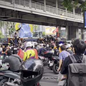Listen to ทำแล้ว ทำอยู่ ทำต่อ (Explicit) song with lyrics from 4om2b0ng