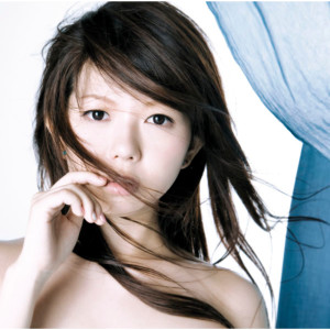 ดาวน์โหลดและฟังเพลง Cluster พร้อมเนื้อเพลงจาก Yui Makino