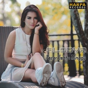 Dengarkan Pacar Sabtu Minggu lagu dari Alodya Dessy dengan lirik