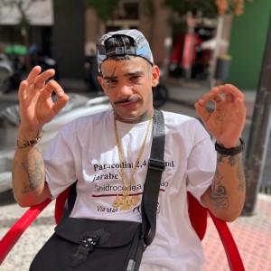 Dengarkan lagu Pena de la Mamá (Explicit) nyanyian Pirris Sosa dengan lirik