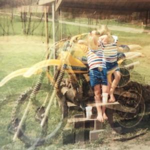 ดาวน์โหลดและฟังเพลง Get it Off of Me (thank you, sorry) พร้อมเนื้อเพลงจาก Dirtbike