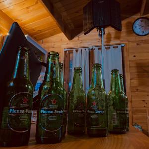 收聽Niko 2yp'的piensa en verde (Explicit)歌詞歌曲