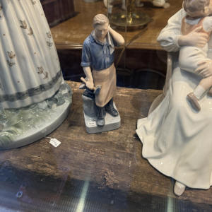 收聽Sen$的Leketøy E Høy Lek E Klekk Øy Seismikk Musikk Sen$ Magma Til Lava Fyller Koppen Med Mana Toppen Topp Pen Spennende Ende Vende Blikk Slikk Blikk ライム (feat. Izi. iii ∞ & Åpner Opp Lyden Synen Lynen LeVeL ∞) (DetekTiV Sen$ Frosk Frost Roooo Loooo) (Explicit)歌詞歌曲