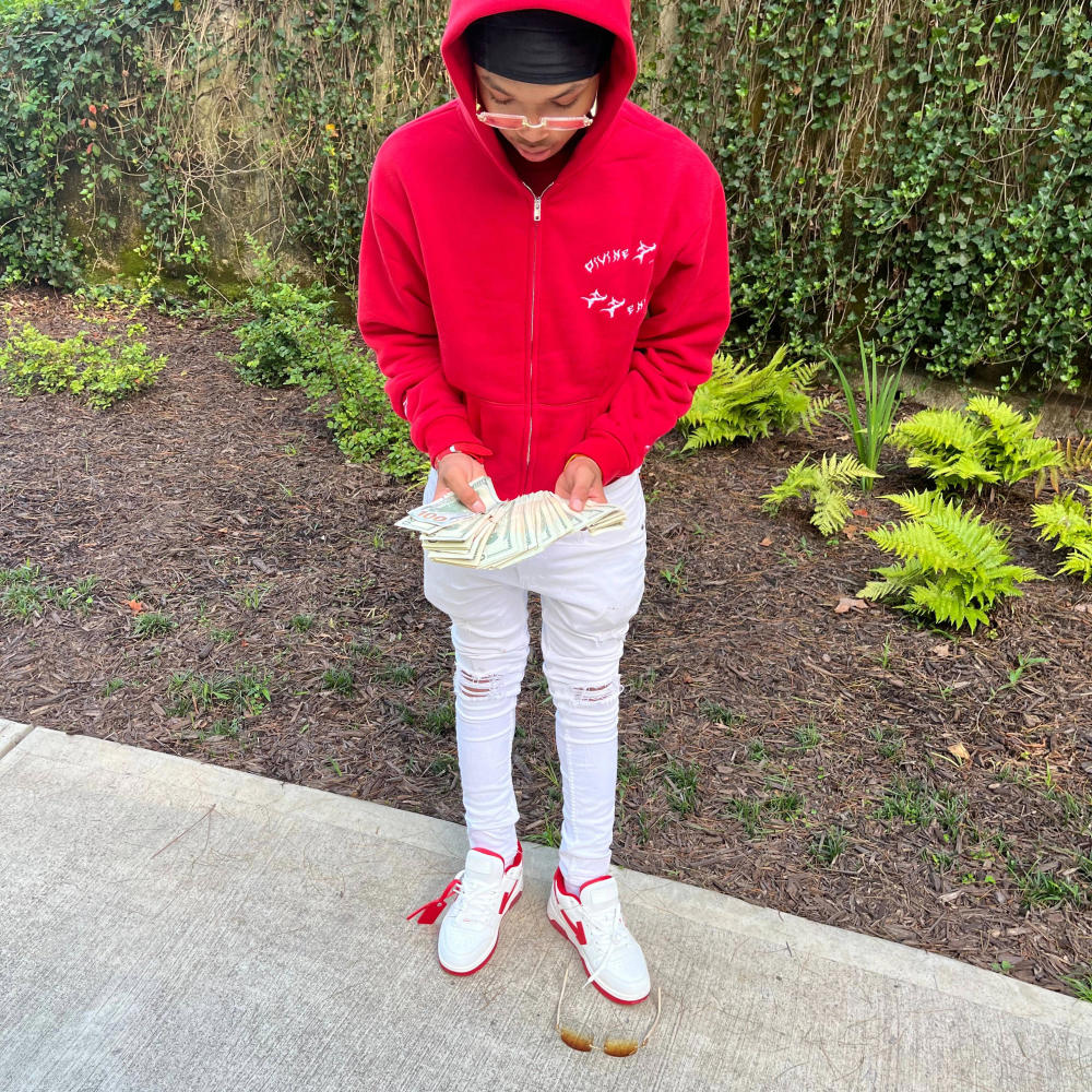 Onelegg (ft. Treyturntt) [Taesmackingg] (Explicit)