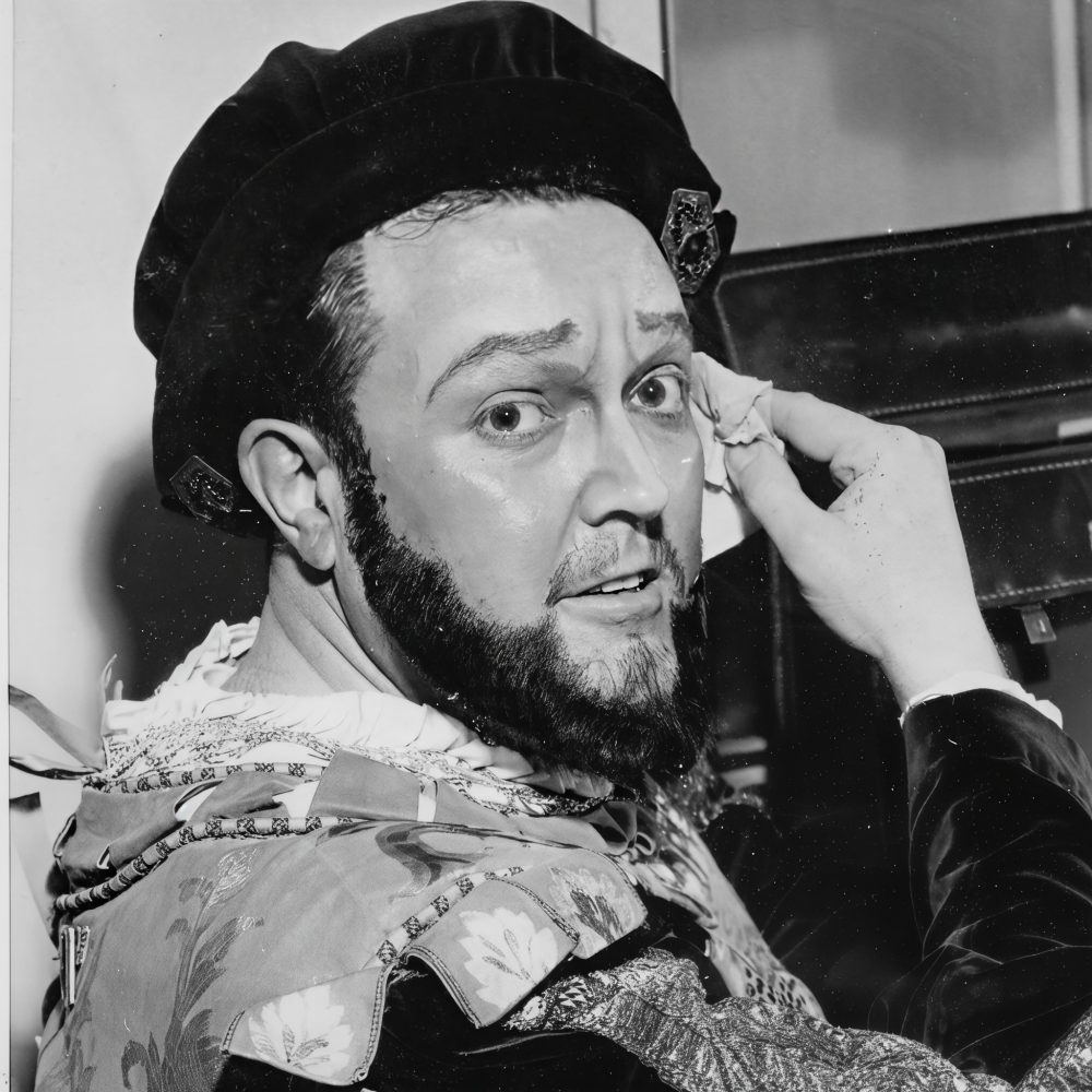 Cornell Macneil