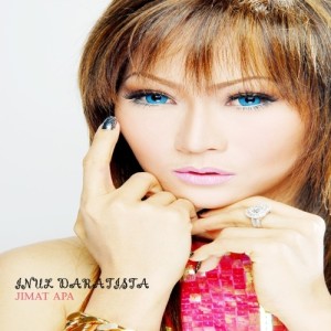 ดาวน์โหลดและฟังเพลง Jimat Apa พร้อมเนื้อเพลงจาก Inul Daratista
