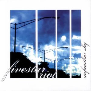 ดาวน์โหลดและฟังเพลง Celebrity พร้อมเนื้อเพลงจาก Fivestar Riot