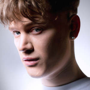 收聽Overhill的Желание (Explicit)歌詞歌曲