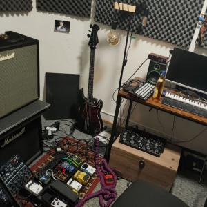 ดาวน์โหลดและฟังเพลง Slow Morning พร้อมเนื้อเพลงจาก FJR