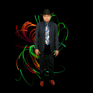 ดาวน์โหลดและฟังเพลง I Am in Love พร้อมเนื้อเพลงจาก Cowboy