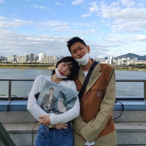 Listen to 夜（2022） (完整版) song with lyrics from 杨彦好