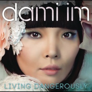 ดาวน์โหลดและฟังเพลง Super Love พร้อมเนื้อเพลงจาก Dami Im