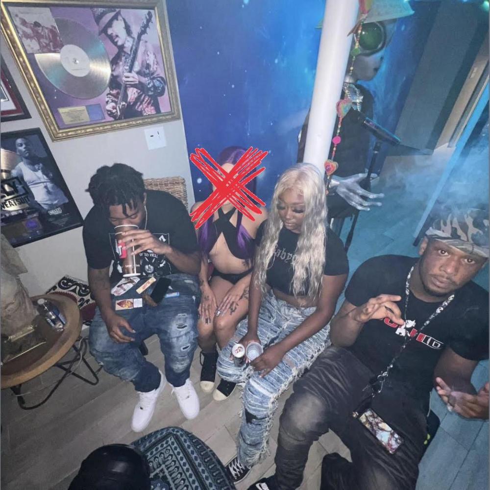 Digital Dash (feat. Senait & FlippPhoneShwty) (Explicit)