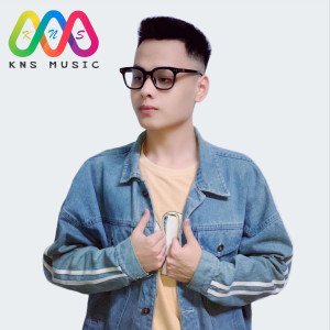 Dengarkan lagu Gái Nhật Đó (Explicit) nyanyian DJ Tom2k dengan lirik