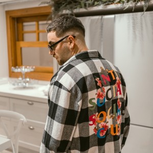 ดาวน์โหลดและฟังเพลง Desenrola (Explicit) พร้อมเนื้อเพลงจาก O Lil Suk