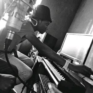 Listen to Top DawG (Original Mix) song with lyrics from Pro Siga