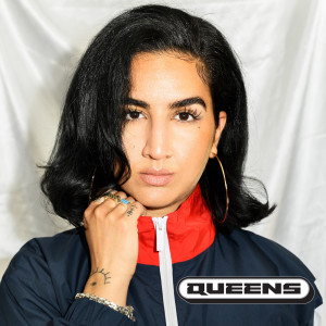 ดาวน์โหลดและฟังเพลง QUEENS (Explicit) พร้อมเนื้อเพลงจาก Lilla Namo