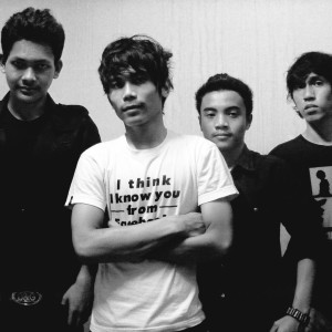 Dengarkan lagu Yang Terindah nyanyian Mahesa dengan lirik