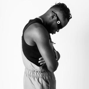 收聽Lojha的Linatokota歌詞歌曲