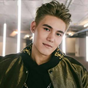 ดาวน์โหลดและฟังเพลง ขอวาร์ป พร้อมเนื้อเพลงจาก กฤษ บุญยะเลี้ยง