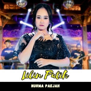 Lilin Putih dari Nurma Paejah