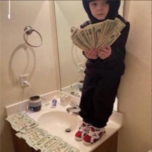 prodbycrusty的專輯Expensive Day (Explicit)