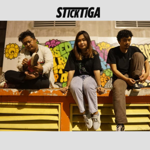 Dengarkan Lagu Perpisahan lagu dari STICKTIGA dengan lirik