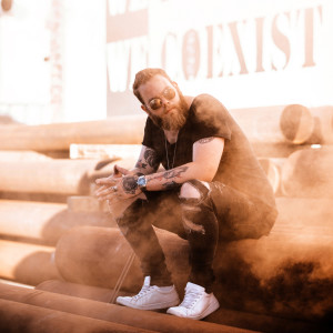 default playlist img